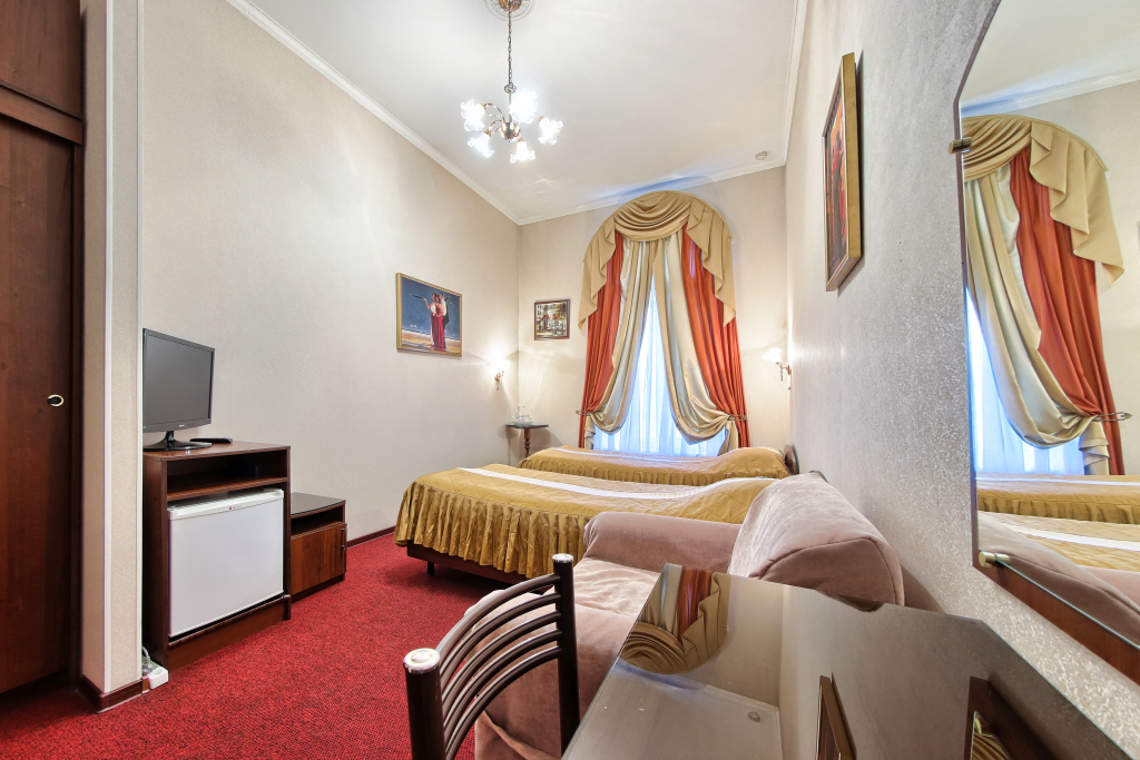 Antares Na Nevskom Prospekte Living Quarters