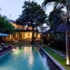 Отель The Retreat - Contemporary Balinese Style Close to Beach, фото 1