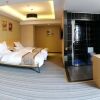 Отель Super 8 by Wyndham Zhengzhou Weft Four Road, фото 4