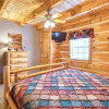 Отель Chubby and Cubbys Den - Three Bedroom Cabin, фото 14