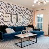 Отель Sleek 4br/3.5ba Home w/ Outdoor Space by Domio, фото 3