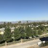 Отель LA Hillside Retreat в Лос-Анджелесе
