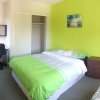 Отель Kiwi Group Accommodation Barlow Hostel, фото 3