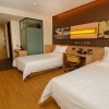 Отель IU Hotel Xining Convention Certer, фото 2