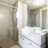 Отель The Junction Palais - Modern and Spacious 2BR Bondi Junction Apartment Close to Everything, фото 5