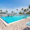 Отель Fiesta Key RV Resort Waterfront Cottage 41, фото 5