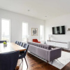 Отель Modern 4br/2.5ba by DT w/ Roof Deck by Domio, фото 18