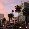 Отель Santa Monica Beach Studio #E - 1 Block to Beach в Лос-Анджелесе