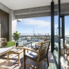 Отель Modern Apartment With Amazing Views, фото 4
