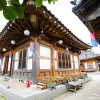 Отель Jeonju Hanok Living Experience Center, фото 1