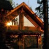 Отель Revelstoke Timber Loft B&B в Ревелстоук