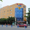 Отель Super 8 by Wyndham Deyang Huashan Nan Lu, фото 1