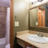 Отель Black Diamond Prospector Square - Studio Condo, фото 4