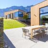 Отель Point Vista - Queenstown Holiday House, фото 7