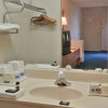 Отель Travelodge Lake City, фото 8