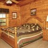 Отель Mountain View - 2 Bedrooms, 2 Baths, Sleeps 6 Cabin by RedAwning, фото 2