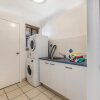Отель Coolum Waves Pet Friendly Holiday House, фото 14