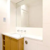 Отель Veeve  Elegant 2 Bed With Balcony Redcliffe Square Kensington, фото 6