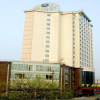 Отель Huayu Hotel, фото 1