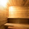 Отель 7 Bedroom Blue Mountain Chalet with Sauna & Hot Tub #35L, фото 8
