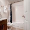 Отель Furnished Suites in the Heart of River North, фото 6