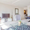 Отель Heart of CBD Penthouse Apartment, фото 2