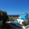 Отель Seabreeze Villa - with Jacuzzi & heated pool, фото 1