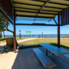 Отель Spectacular Unit Overlooking Pumicestone Passage - Welsby Pde, Bongaree, фото 10