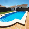 Отель Casas con piscina en Roches, фото 7