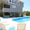 Отель Easy Breezy - 4 Br Home, фото 11