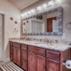 Отель TX Flip Flops Stop - 5 Br Home, фото 8