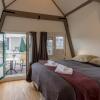 Отель Hot Spot Fascinating Bed and Breakfast, фото 2
