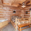 Отель Chubby and Cubbys Den - Three Bedroom Cabin, фото 28