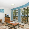 Отель Views, Pool, Air Conditioning - Karoonda Sands Welsby Pde, Bongaree, фото 2