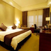 Отель Yangtze Hotel Wuhan, фото 4