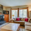Отель Ski-In Ski-Out Squaw Valley Lodge Slopeside Townhome, фото 4