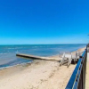 Отель Spectacular Unit Overlooking Pumicestone Passage - Welsby Pde, Bongaree, фото 5