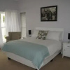 Отель Trafford Cottage on Kingswood Golf Estate, фото 4