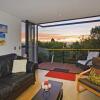 Отель Coastal Getaway Apartment, фото 6