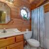 Отель Bear Tracks - Two Bedroom Cabin, фото 9