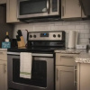 Отель Stylish 1BR Apt Near Spectrum Center, фото 6