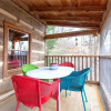 Отель The Robins Nest - Two Bedroom Cabin, фото 11