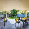 Отель Coolum Waves Pet Friendly Holiday House, фото 13