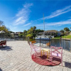 Отель Balmy Breezes - Three Bedroom Home, фото 16