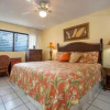 Отель Waiohuli Beach Hale #c-112 2 Bedrooms 2 Bathrooms Condo, фото 2