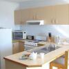 Отель Parkwood 3 - Holiday Apartment, фото 8
