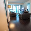 Отель Pinnacle Suites-Downtown Lake View Suite, фото 3