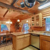Отель The Bernstein Bear Cabin - 2 Br Cabin, фото 12