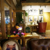 Отель Chengdu Lazybones Lounge Hostel, фото 1
