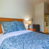 Отель Ski-In Ski-Out Squaw Valley Lodge Slopeside Townhome, фото 3